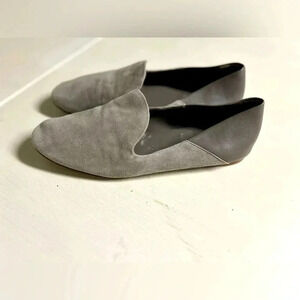 Vince sz. 7 Suede leather Marley Venetian Loafers.Office minimalist neutral